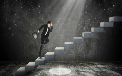 想做除甲醛行业，加盟好还是自己做好？